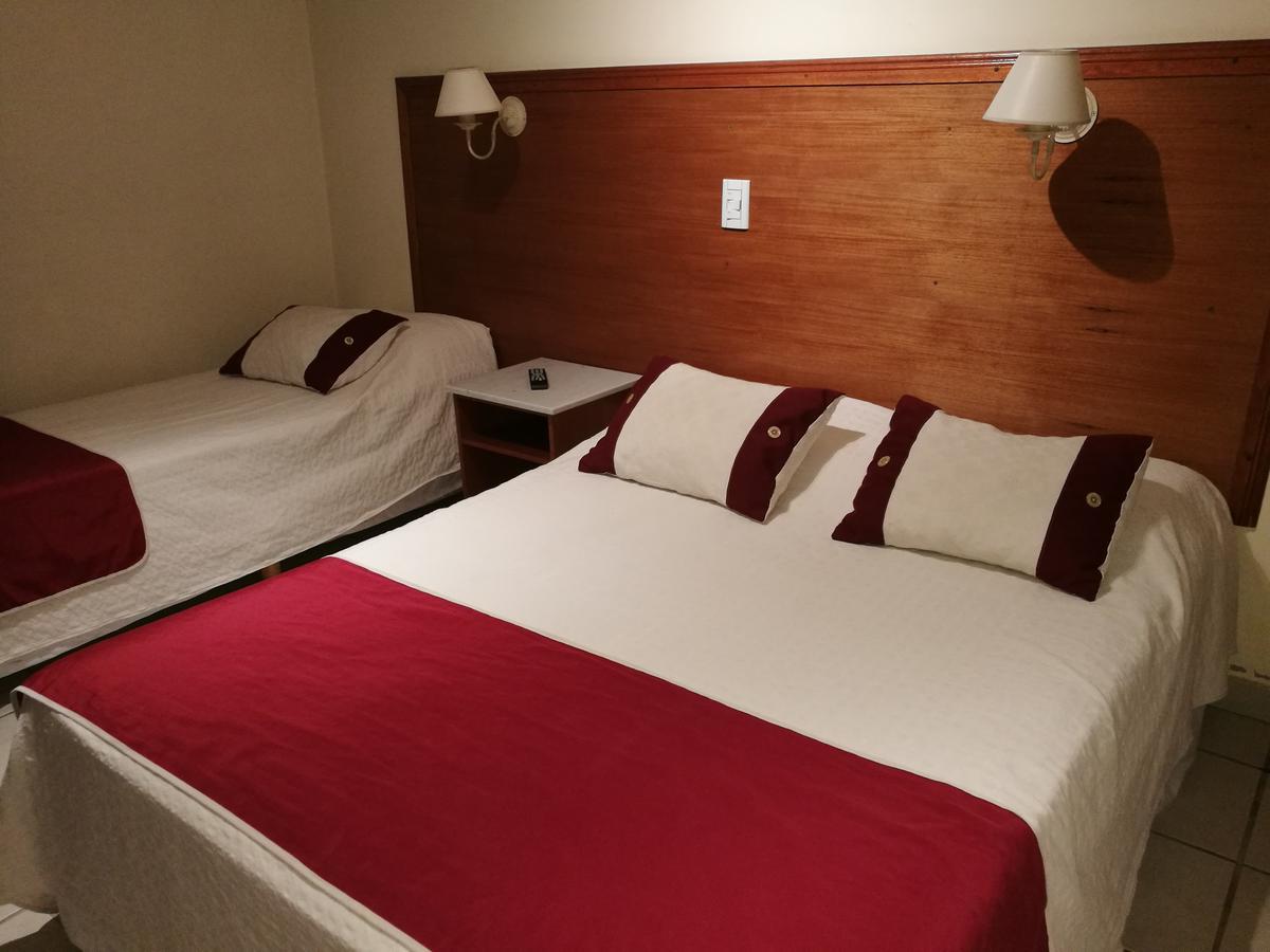 Hotel Francia Tandil Eksteriør bilde